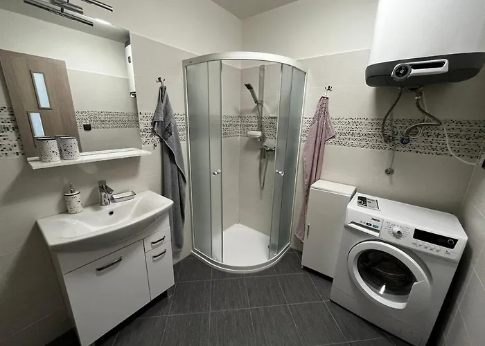 Apartamento Příjemný Podkrovní S Parkováním Na Pozemku.